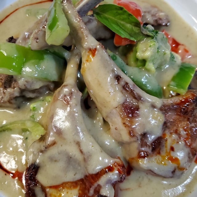 New Zealand Rack of Lamb in Creamy Curry Sauce.