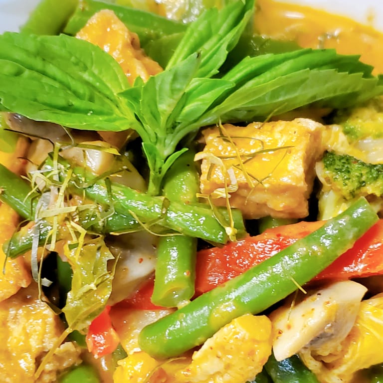 Delicious Curry Creations: Thai and Asian Flavors