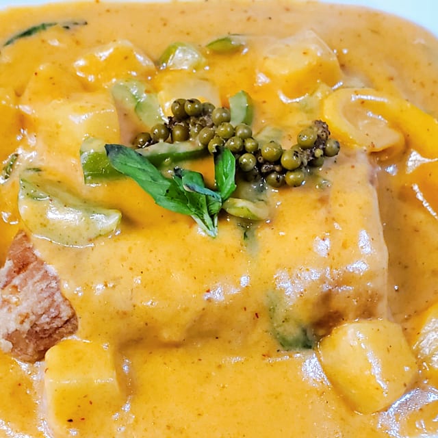 F10. Mahi Mahi Creamy Curry.