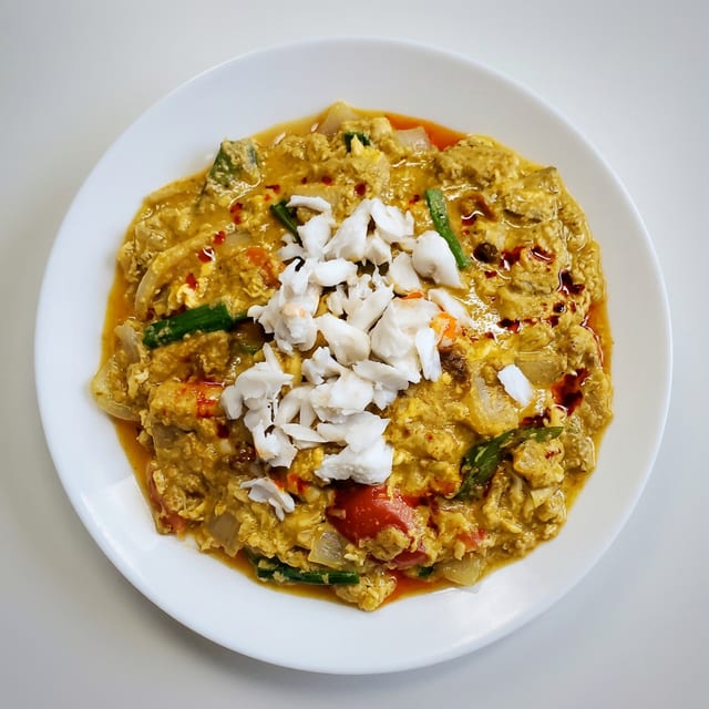 Pad Karee Poo (Pad Karee Crabmeat).